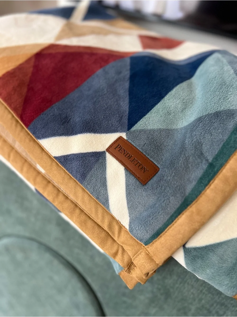 Pendleton Geometric Triangle Pattern Throw Blanket - Picture 8 of 10